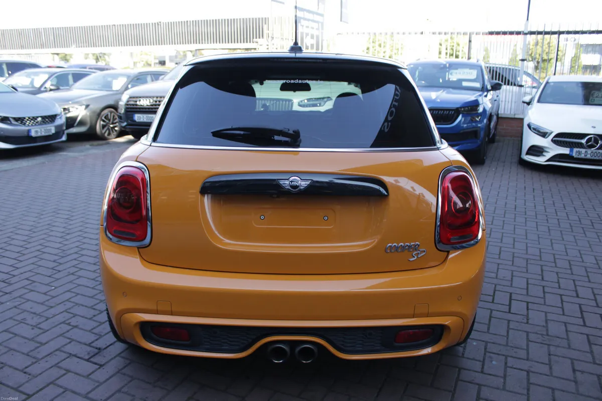 2.0SD COOPER EDITION 5DR HATCHBACK AUTO // AS NEW - Image 5