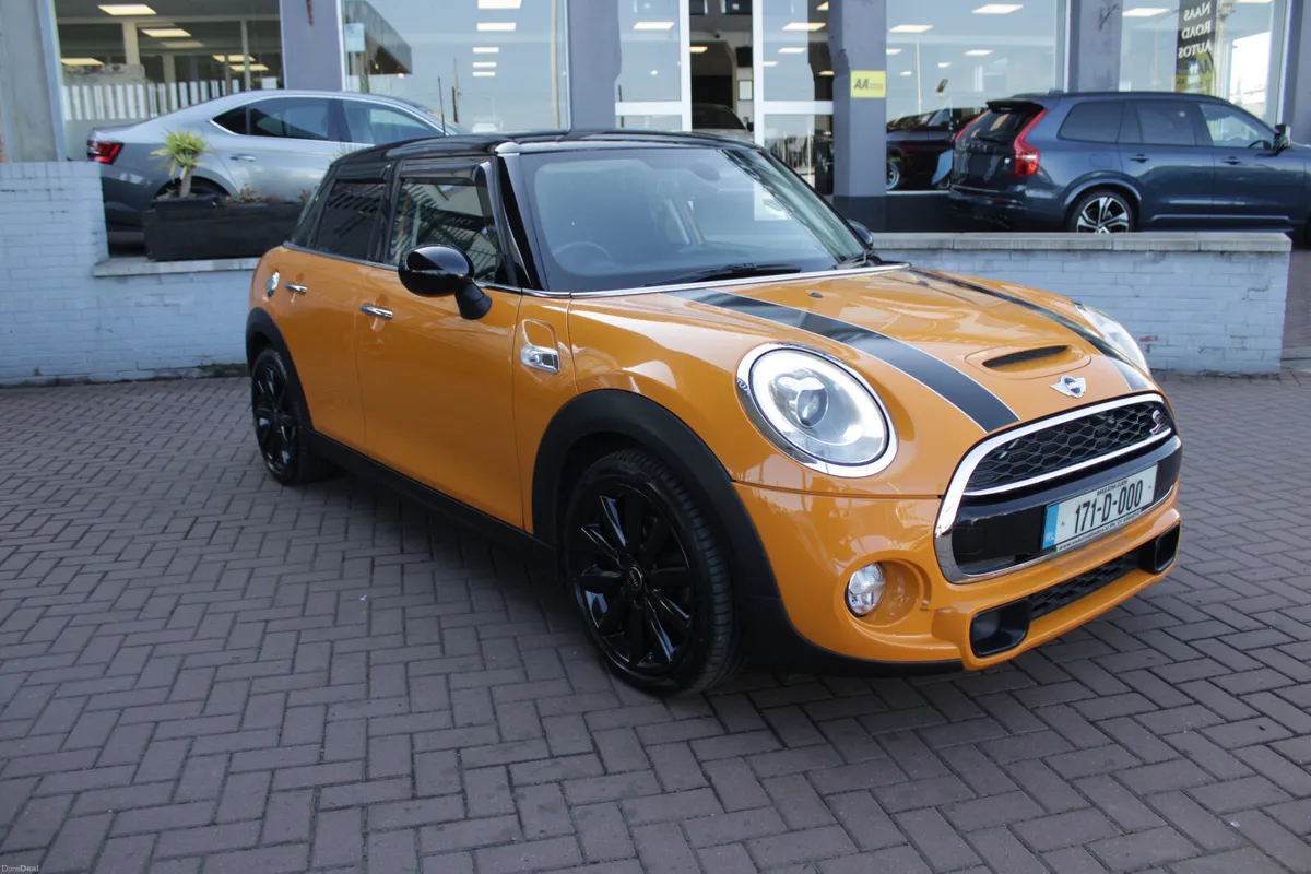 2.0SD COOPER EDITION 5DR HATCHBACK AUTO // AS NEW - Image 1