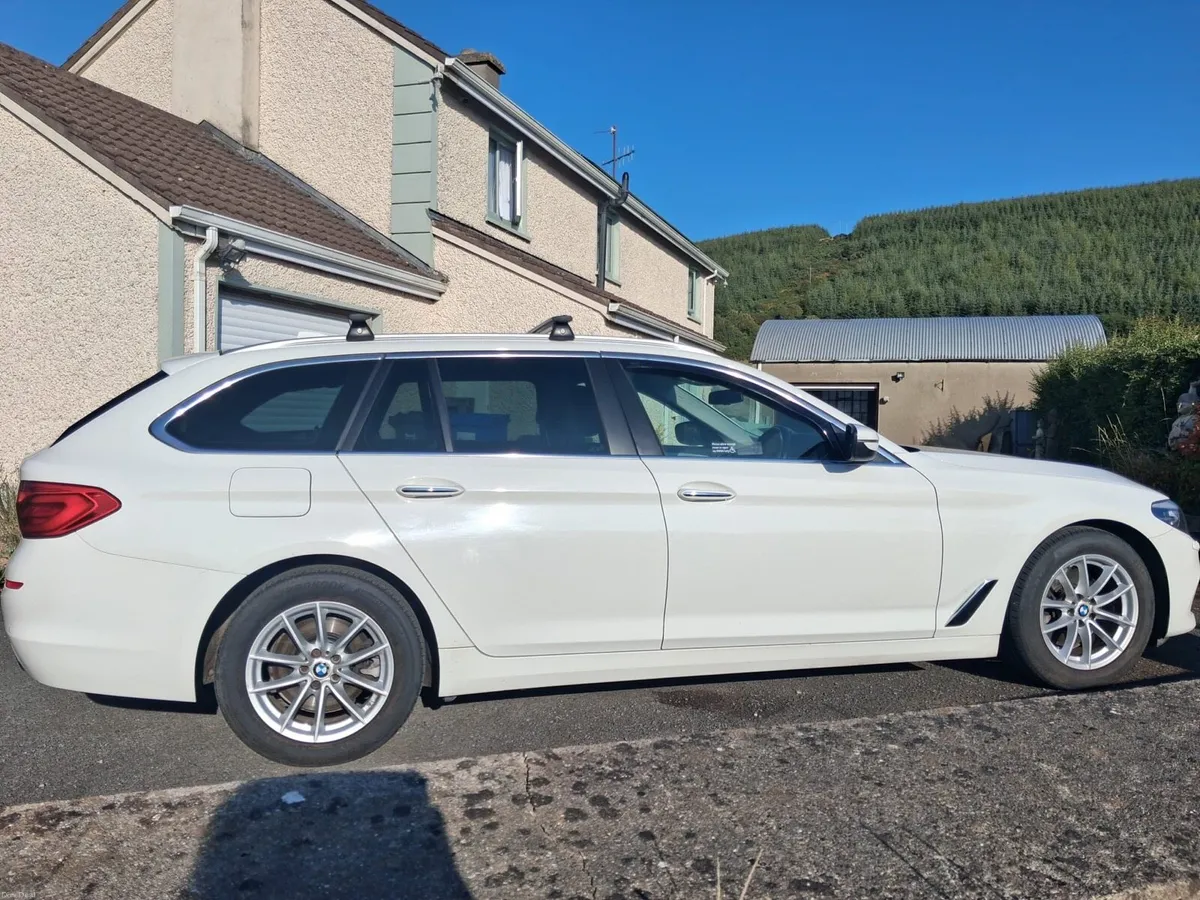 BMW Tourer 5 Series - Image 2
