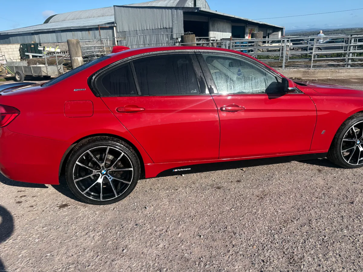 BMW 3-Series 2017 Automatic - Image 3