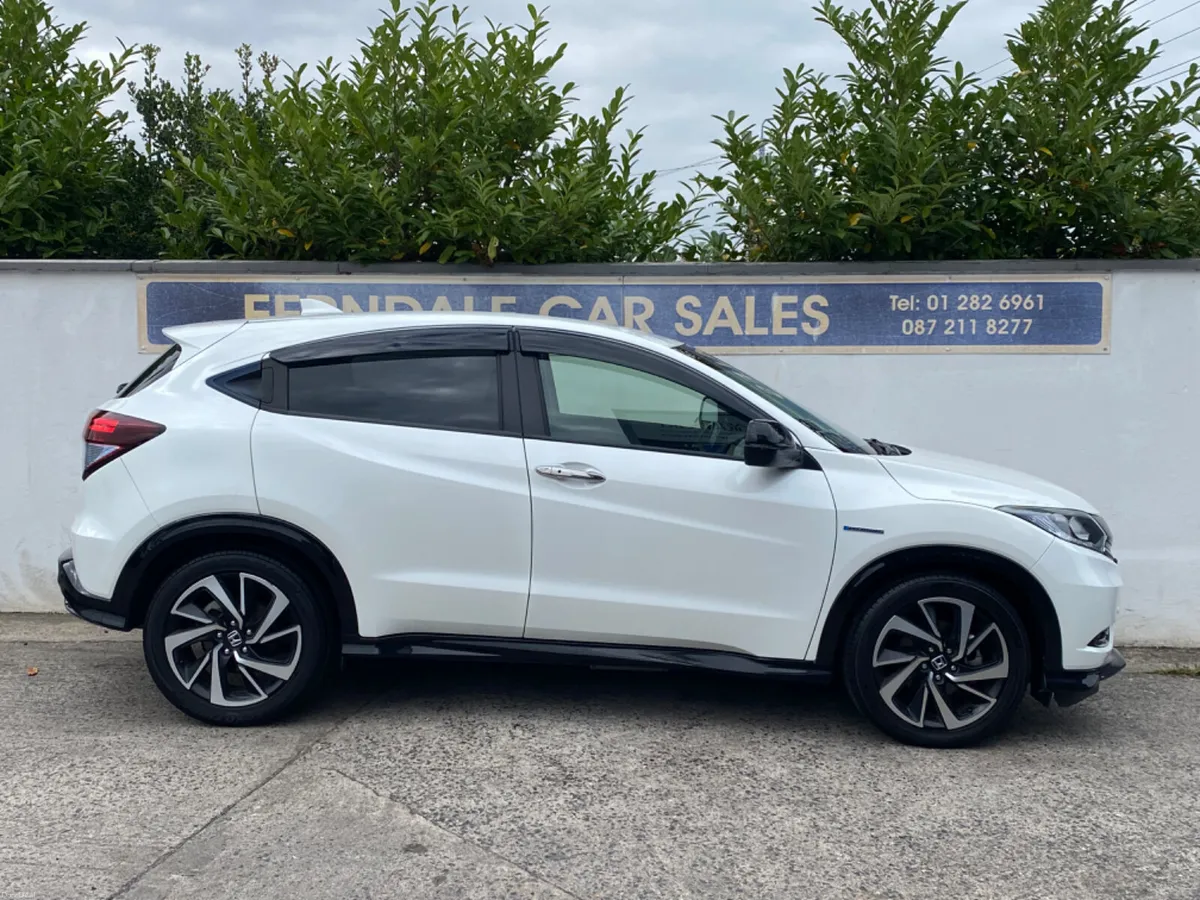 Honda Vezel RS  hybrid auto - Image 2