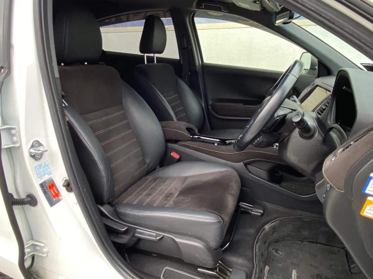 Honda Vezel RS  hybrid auto - Image 6