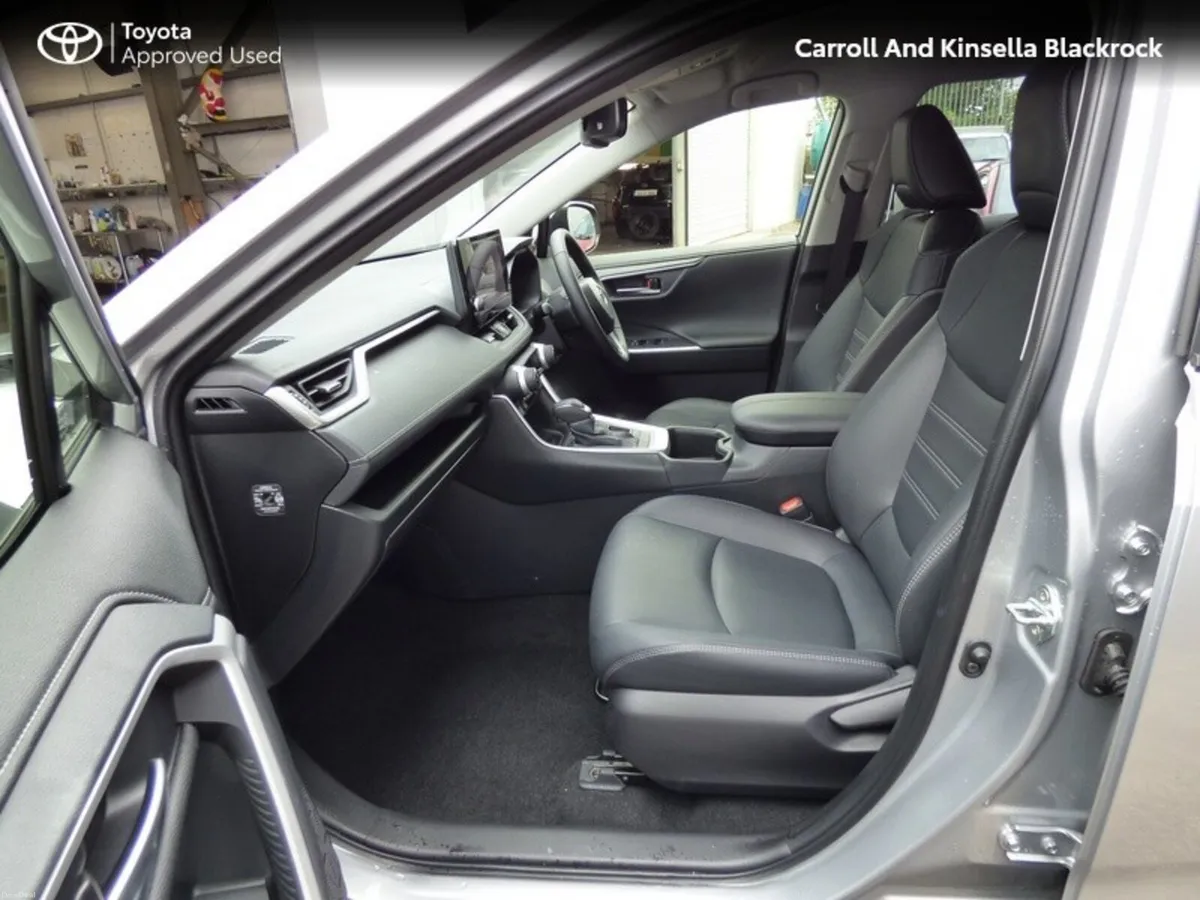 Toyota RAV4 Hybrid Sol - Image 6