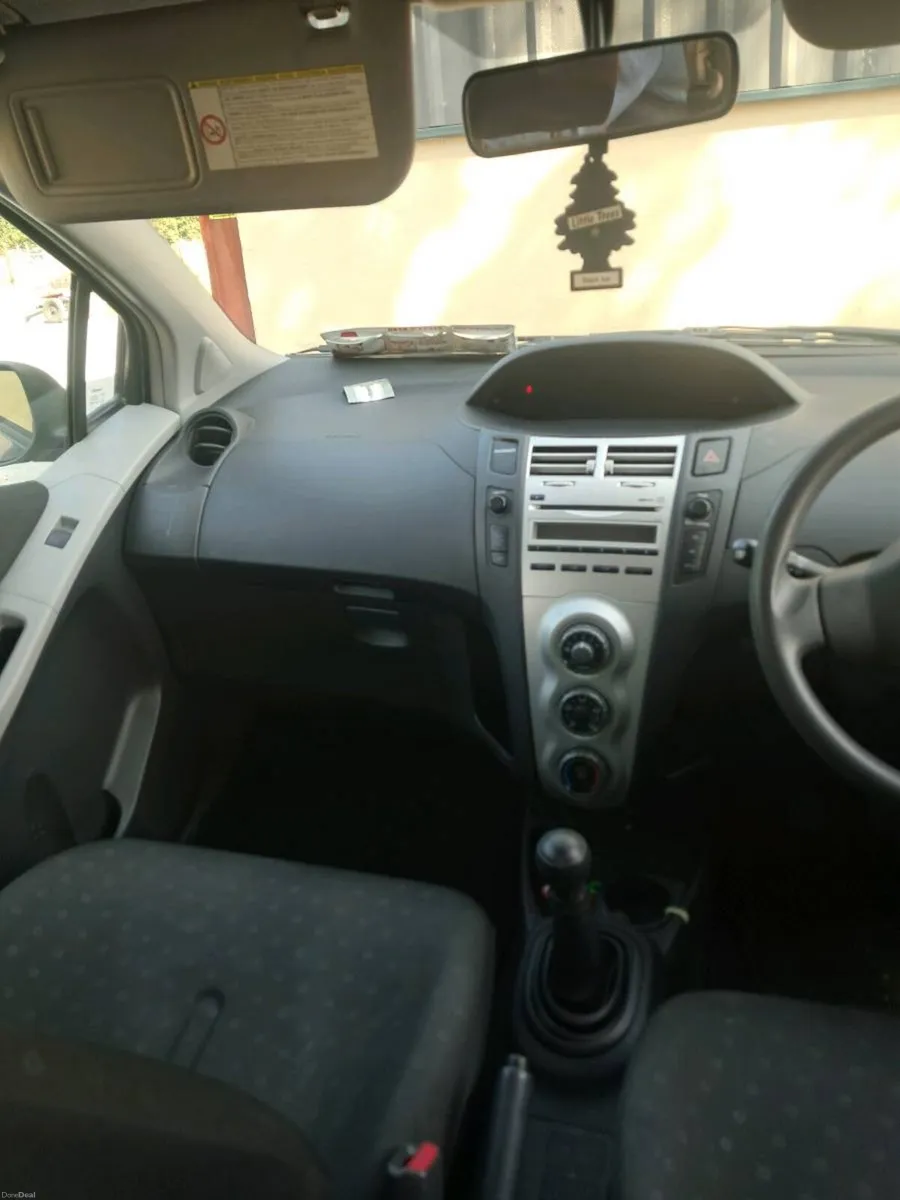 Toyota yaris - Image 4