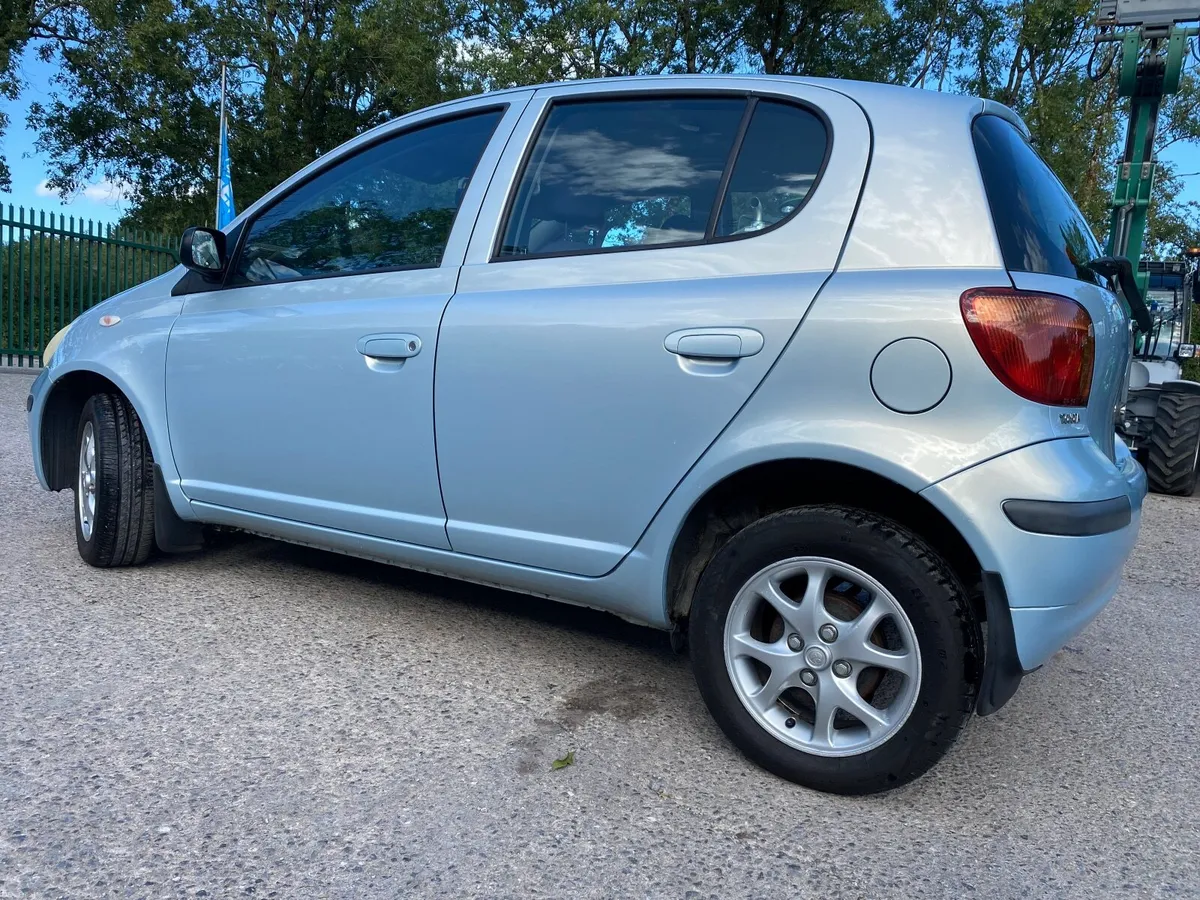 Toyota Yaris 2004 - Image 4