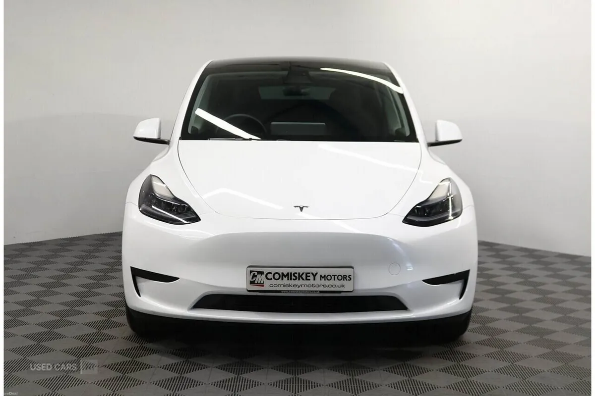 Tesla Model Y - Image 2