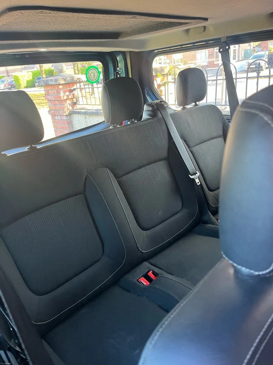 9 seater Renault Trafic wav - Image 6