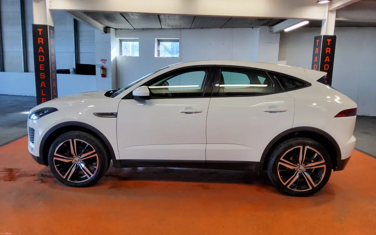 Jaguar E-Pace 2018 - Image 6
