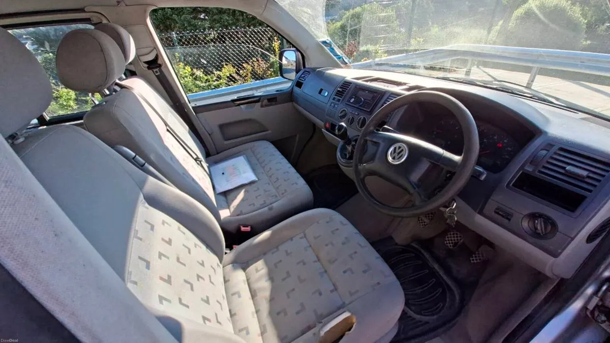 VW Transporter Caravelle T30 9 seats - Image 6