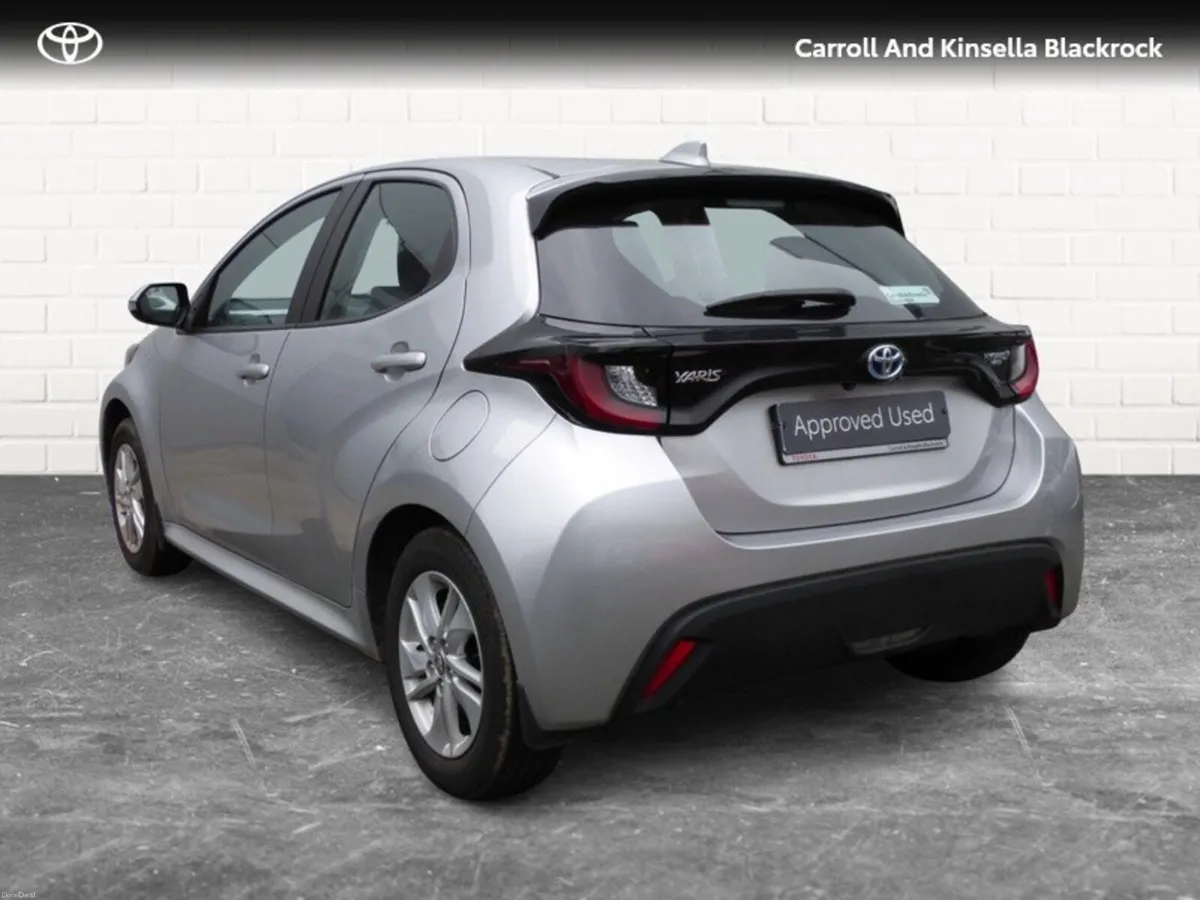 Toyota Yaris Hybrid Luna - Image 2