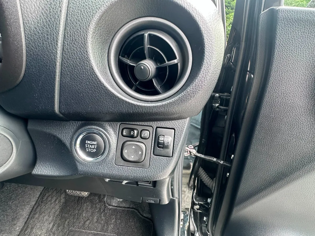 Toyota Yaris (Vitz) 2018  Push start immobiliser - Image 6