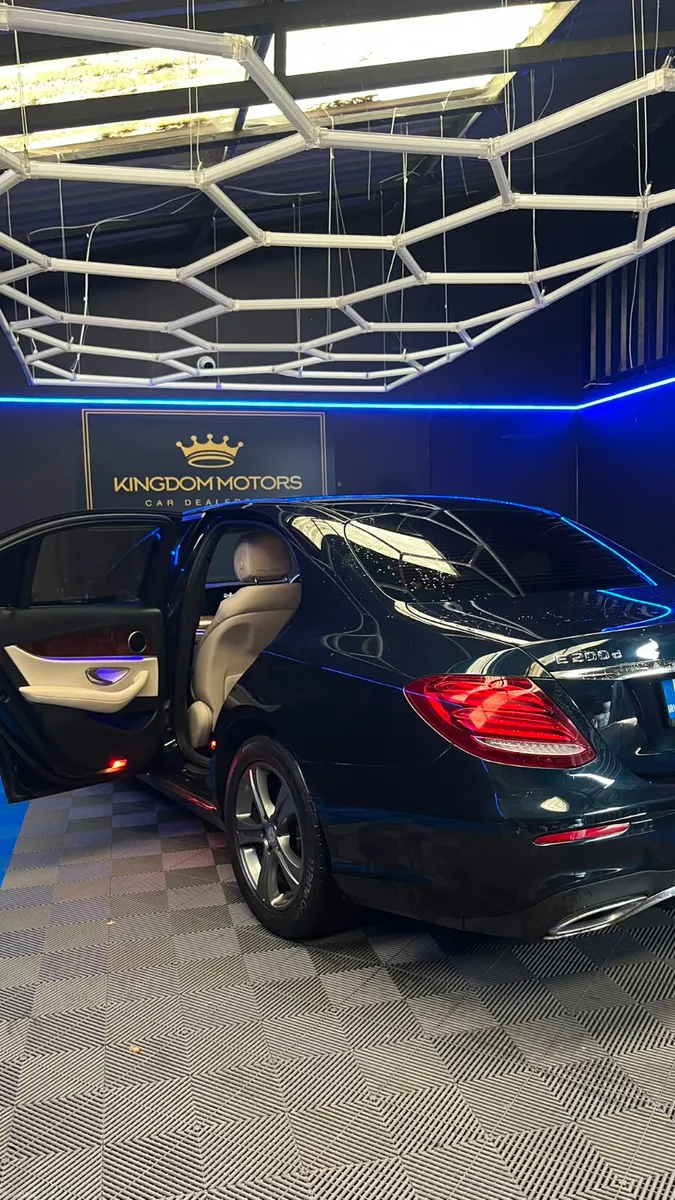Mercedes E-Class Avantgarde 2.0 diesel,Automatic - Image 4