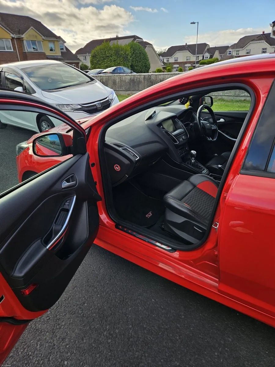 2015 Ford Focus ST-2 2.0 TDCi 185BHP - Image 3