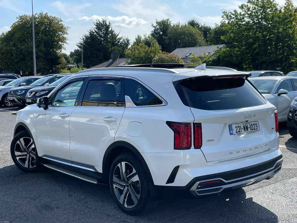 Kia Sorento 2022 1.6 Petrol Plug in Hybrid - Image 3