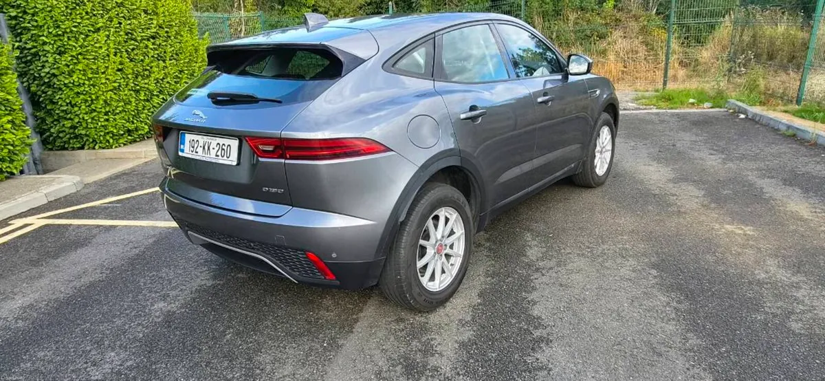 Jaguar E-Pace 2.0D - Image 3