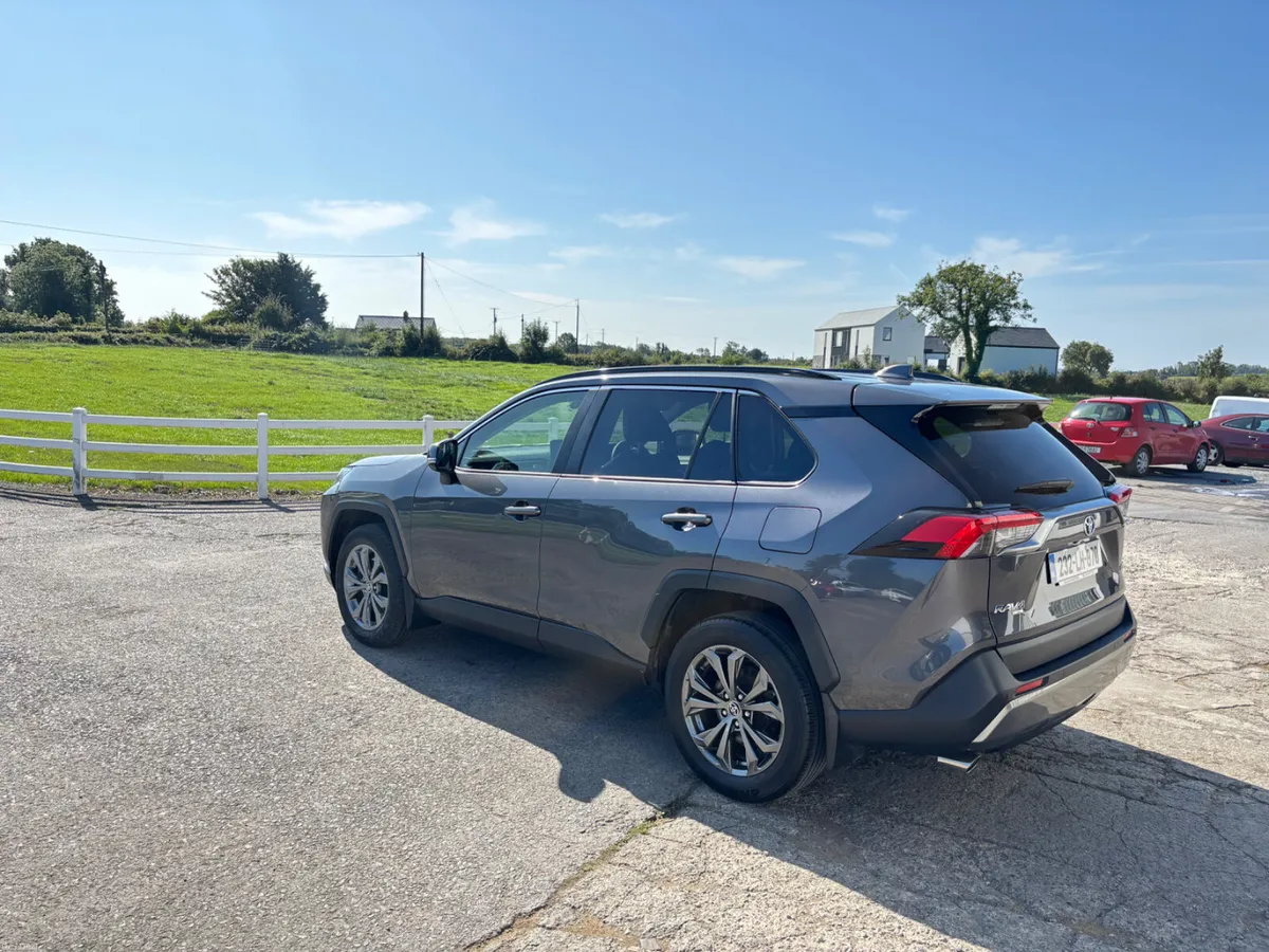 Toyota RAV4 2023 - Image 3