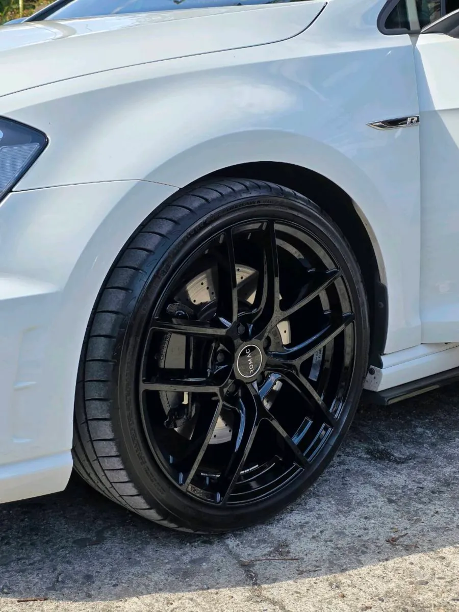 Volkswagen Golf 7R low mileage - Image 3