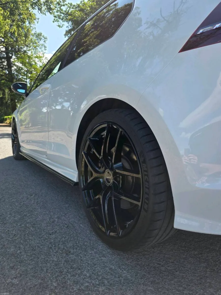 Volkswagen Golf 7R low mileage - Image 5
