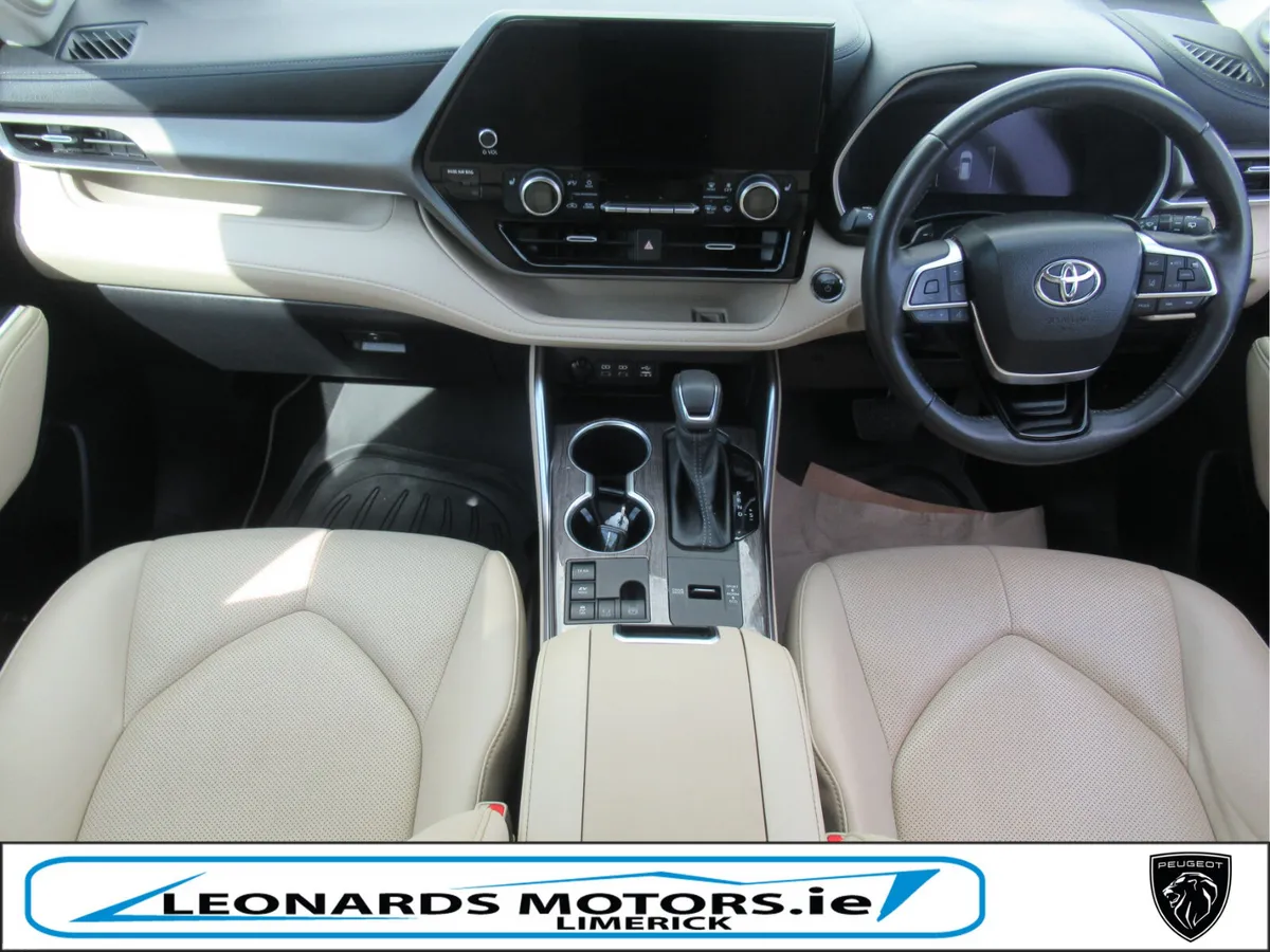 232 Toyota Highlander HYBRID SOL LEATHER 7 SEATER - Image 5