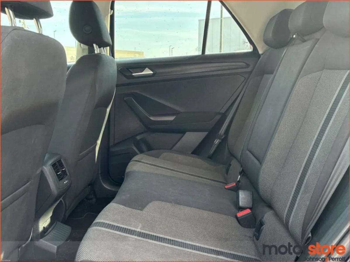 Volkswagen T-Roc 1.5 TSI 150bhp Design 1 owner - Image 5