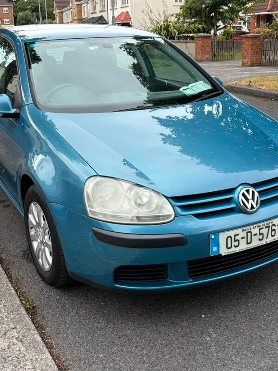 2005 Volkswagen Golf - Image 1