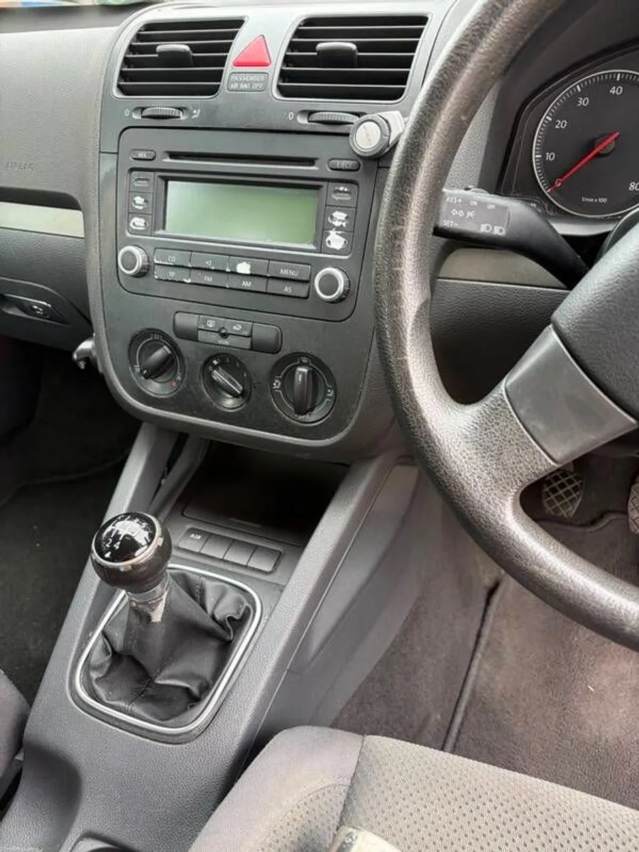 2005 Volkswagen Golf - Image 3