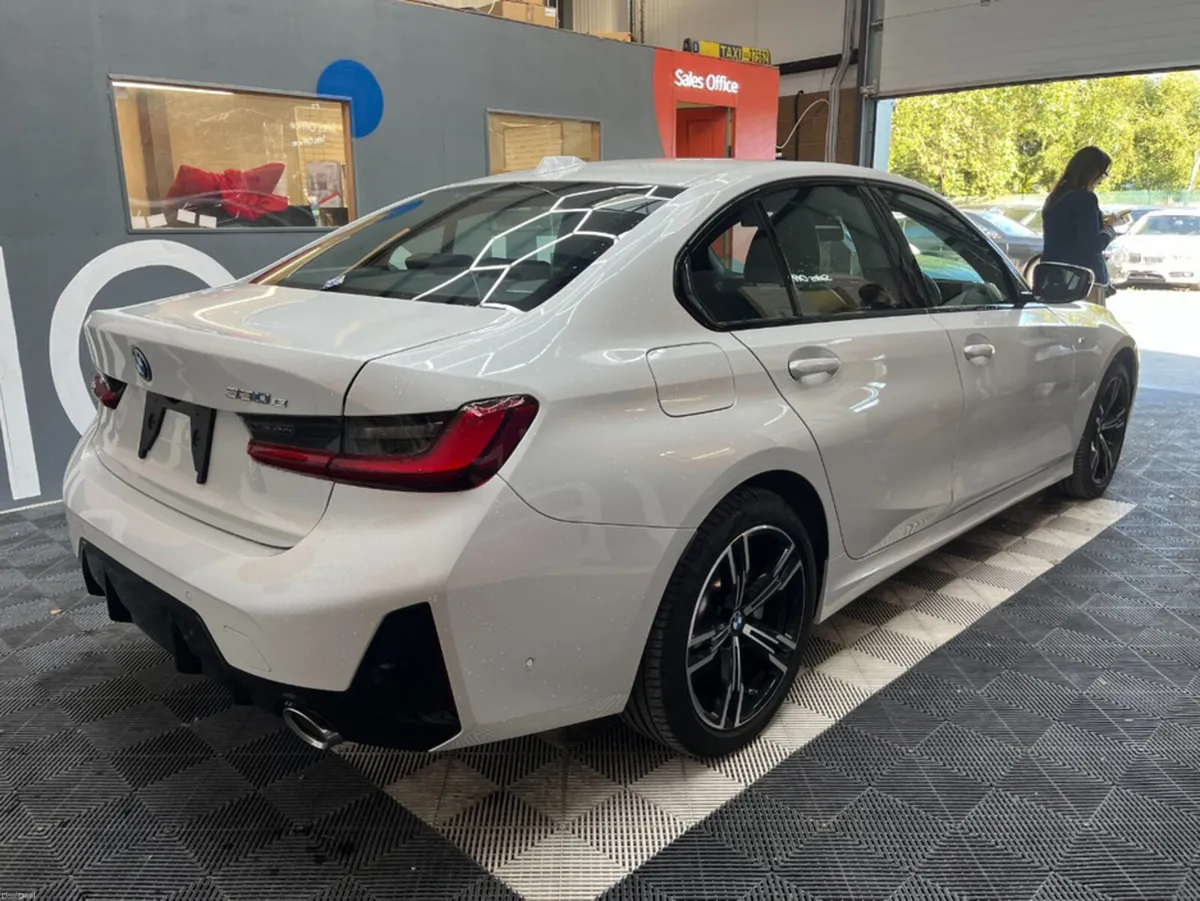 BMW 3-Series 2025 BMW 3 330e M-SPORT HIGH LINE 2.0 - Image 3
