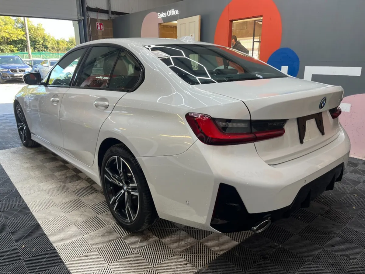 BMW 3-Series 2025 BMW 3 330e M-SPORT HIGH LINE 2.0 - Image 4
