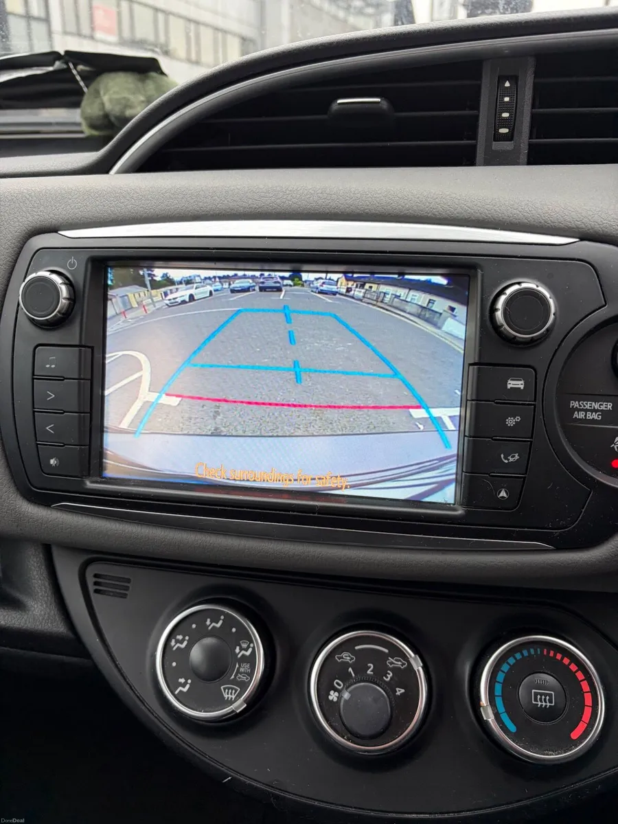 Toyota Yaris 2017 - Image 3