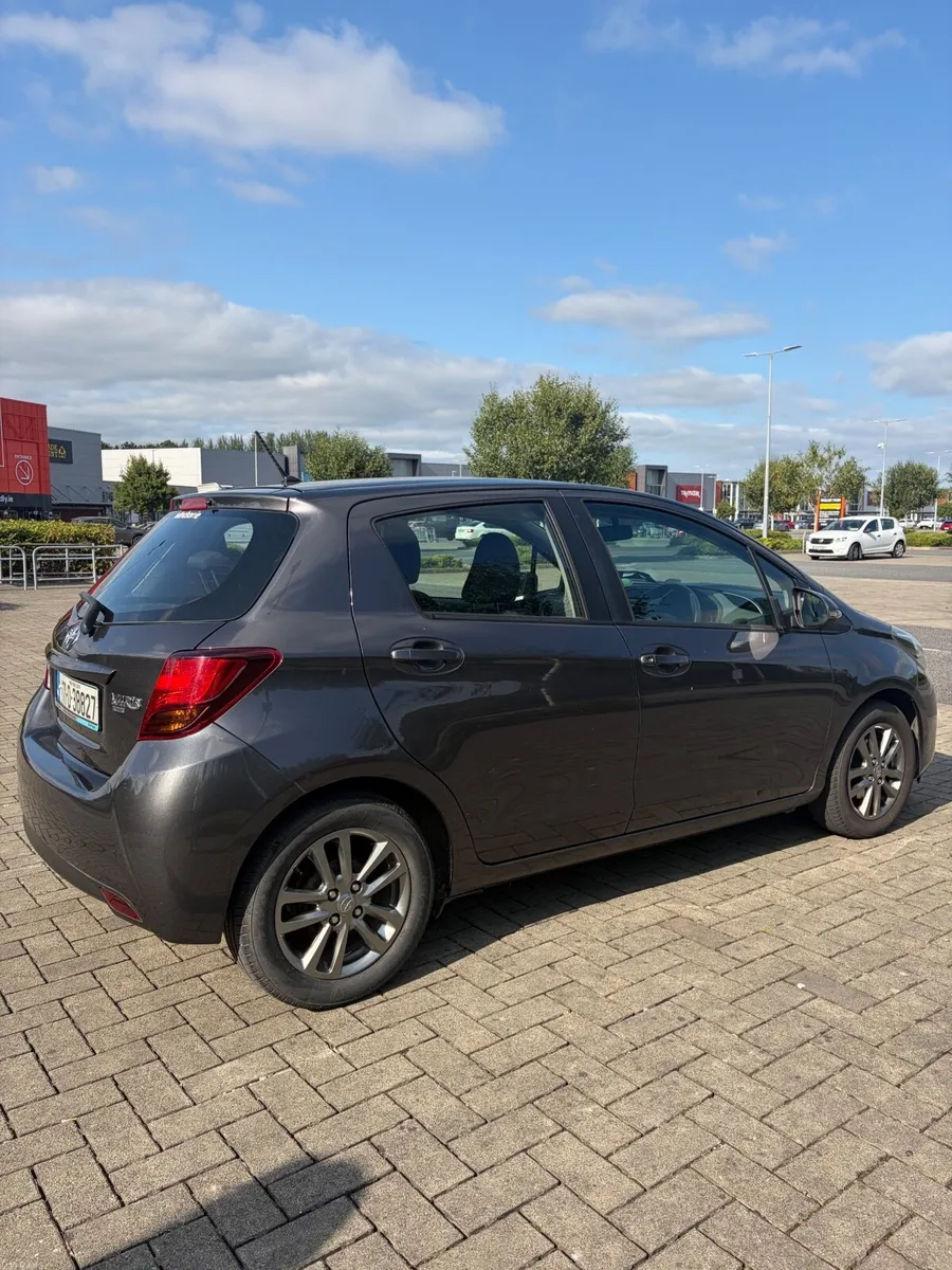 Toyota Yaris 2017 - Image 5