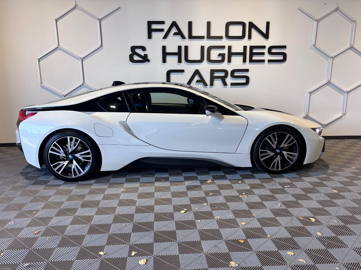 BMW i8 2017 - Image 4