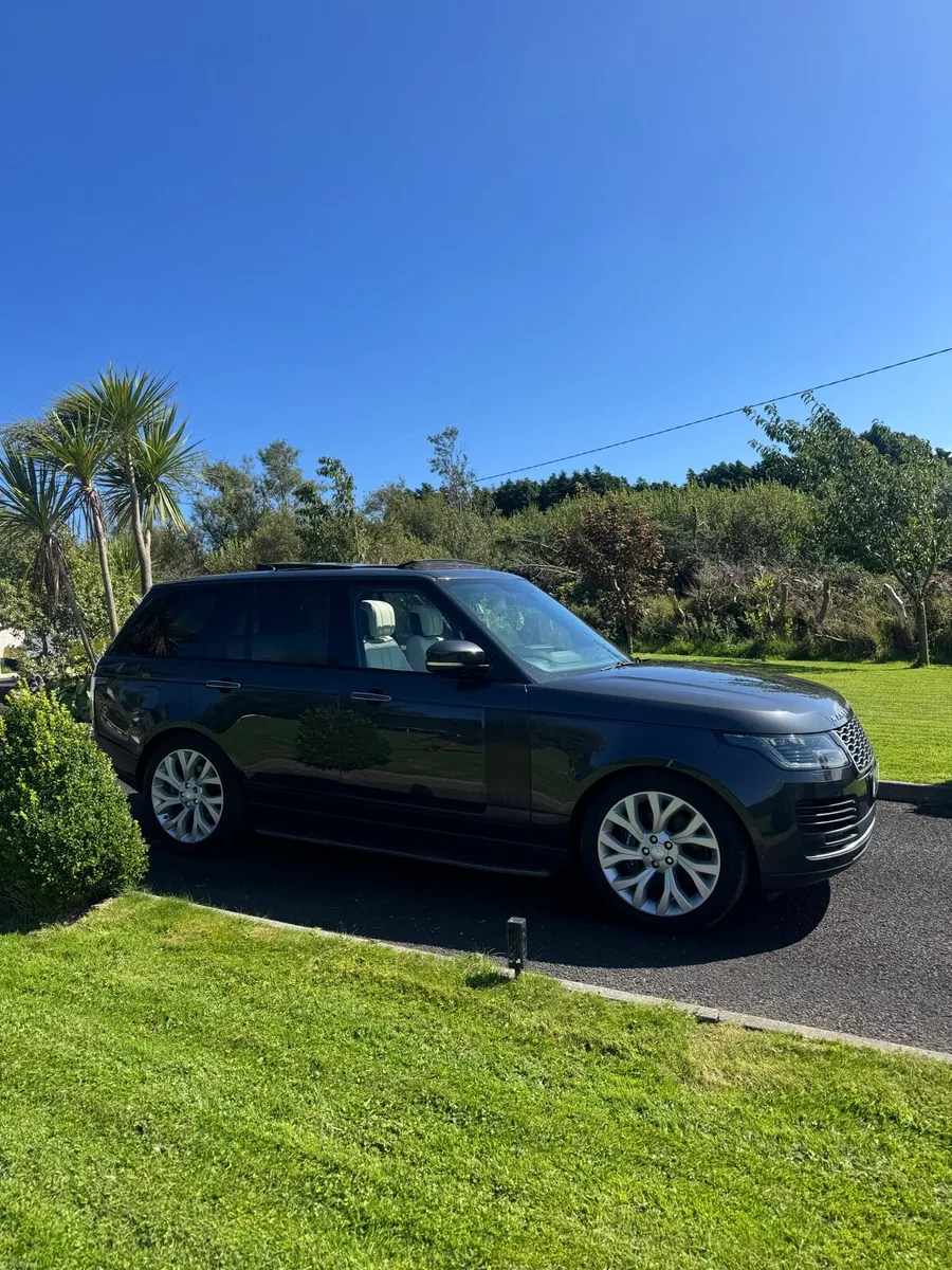 2020 land rover range rover P400E hybrid - Image 4
