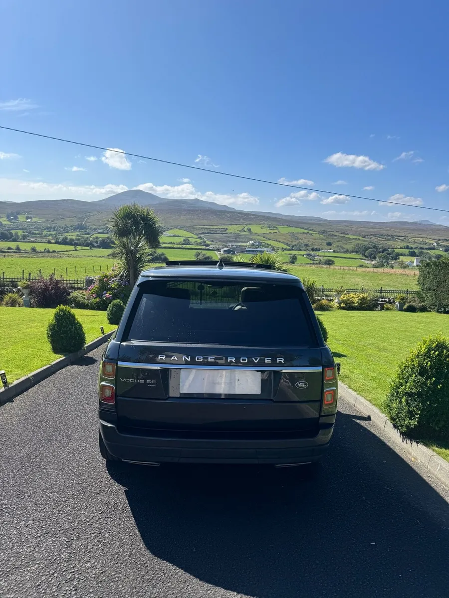 2020 land rover range rover P400E hybrid - Image 6