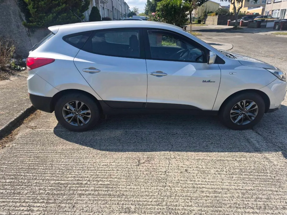 152 Hyundai ix35 1.7 Diesel *NCT 01/27* - Image 2