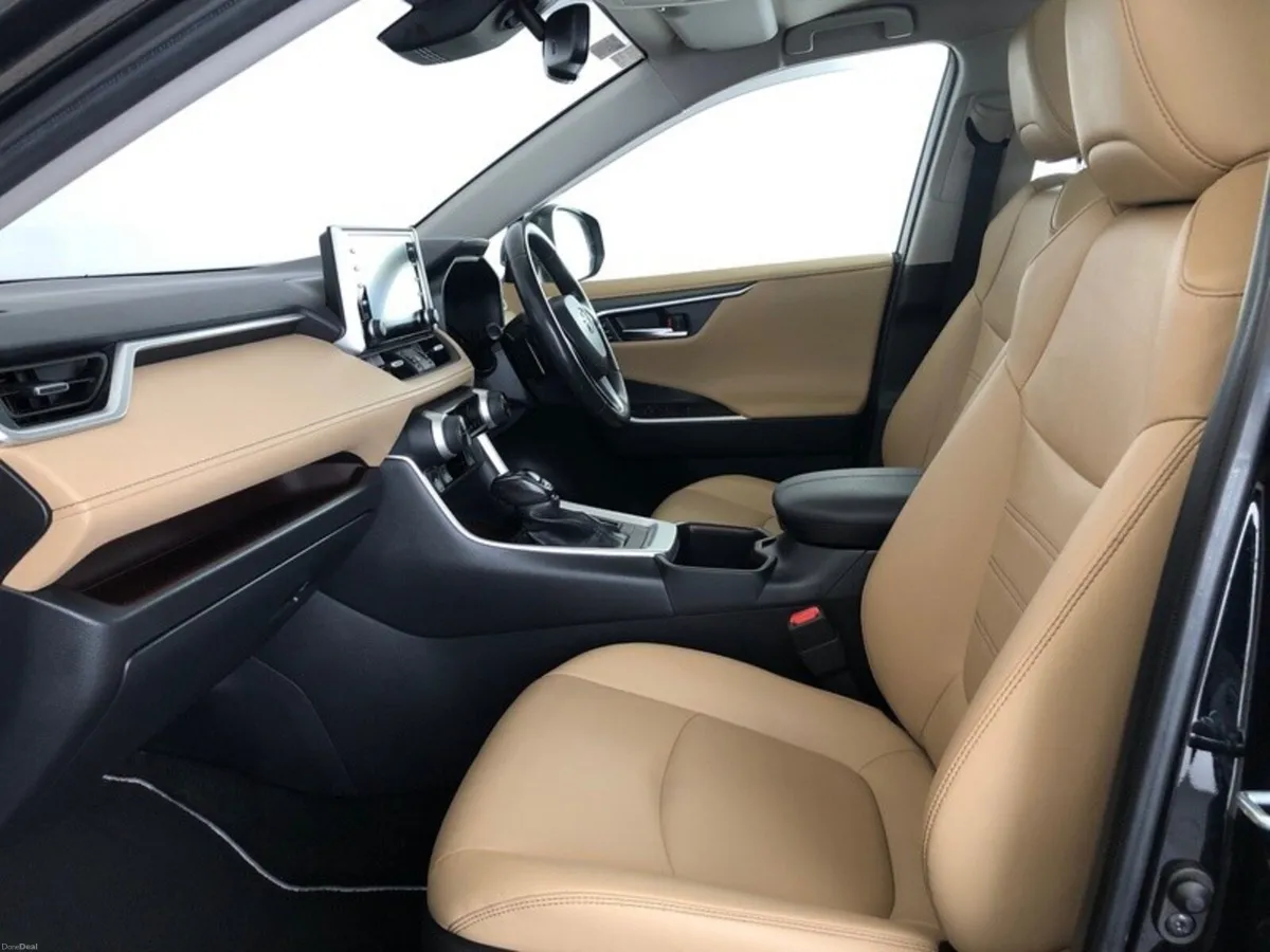 Toyota RAV4 PHEV Platinum - Image 6