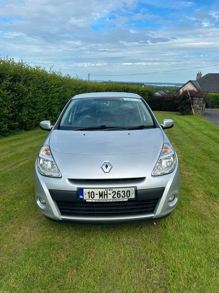 Renault Clio 2010 - Image 1