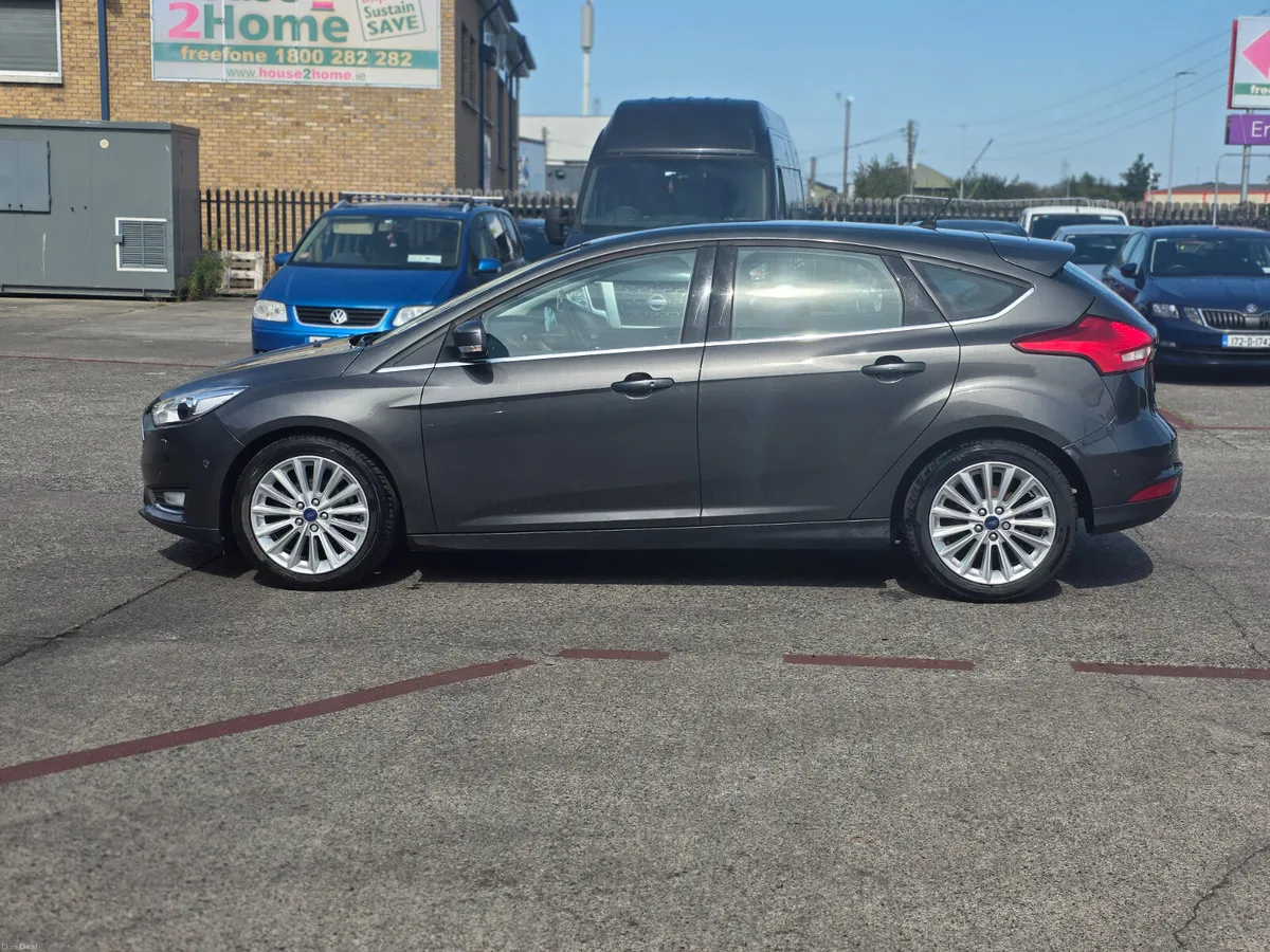 Ford Focus 1.0 Petrol TITANIUM - Image 2