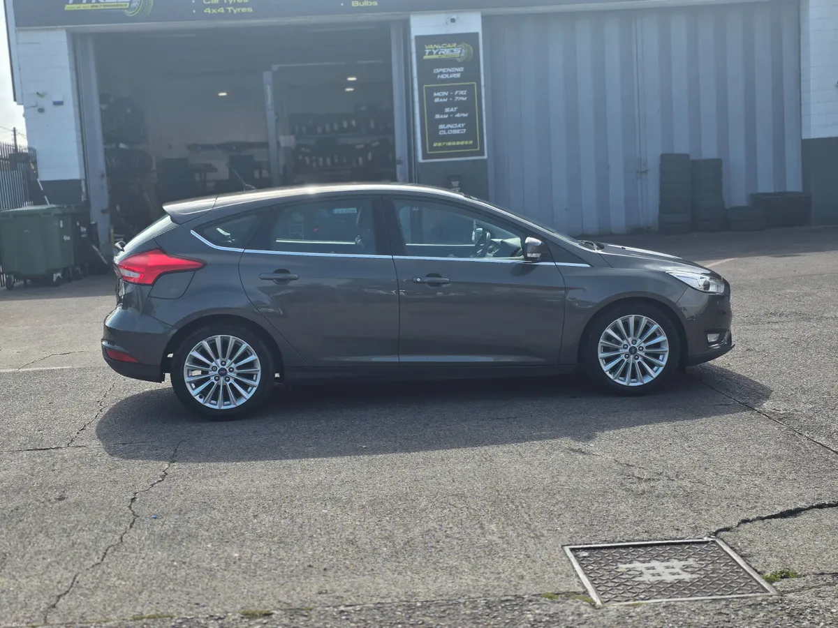 Ford Focus 1.0 Petrol TITANIUM - Image 5