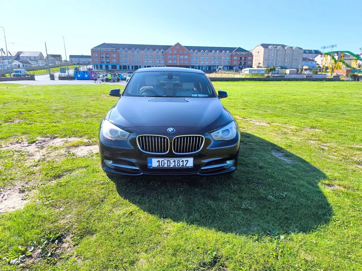BMW 5-Series 2010 - Image 1