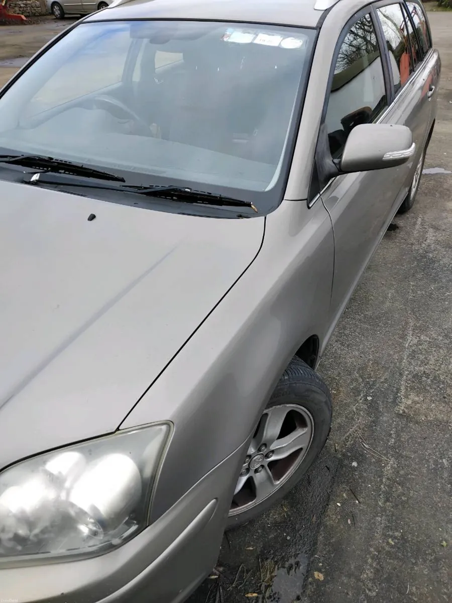 Avensis toyota - Image 5