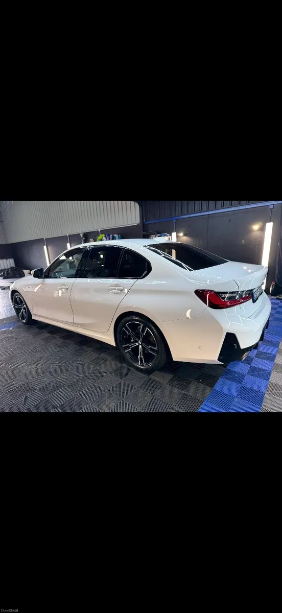 BMW 3-Series 2023 - Image 2