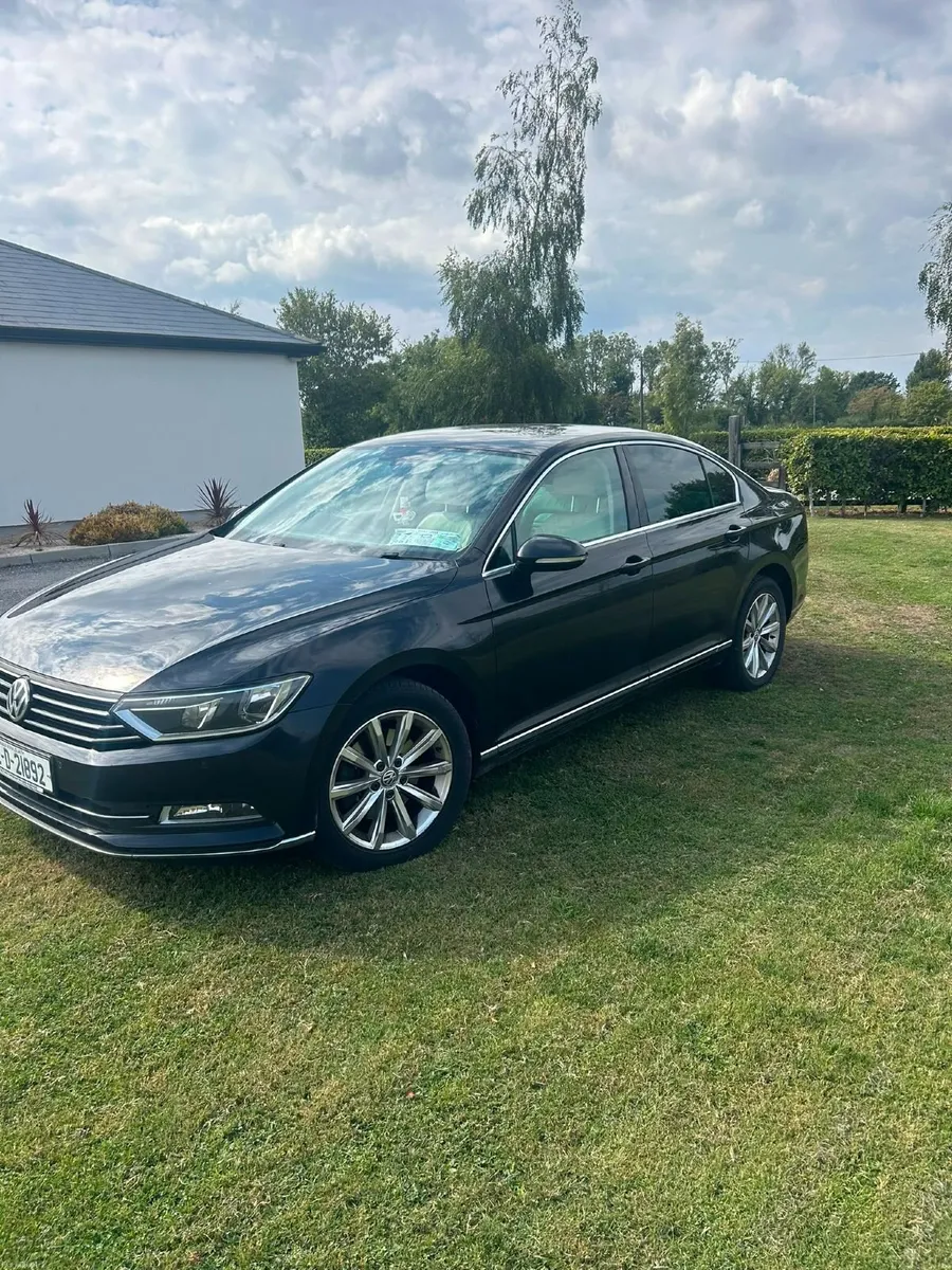 Volkswagen Passat 2015 - Image 2