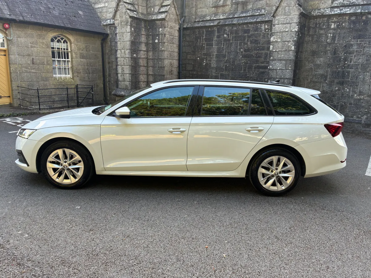 Skoda Octavia 2022 ESTATE 2.0 TDI - Image 5