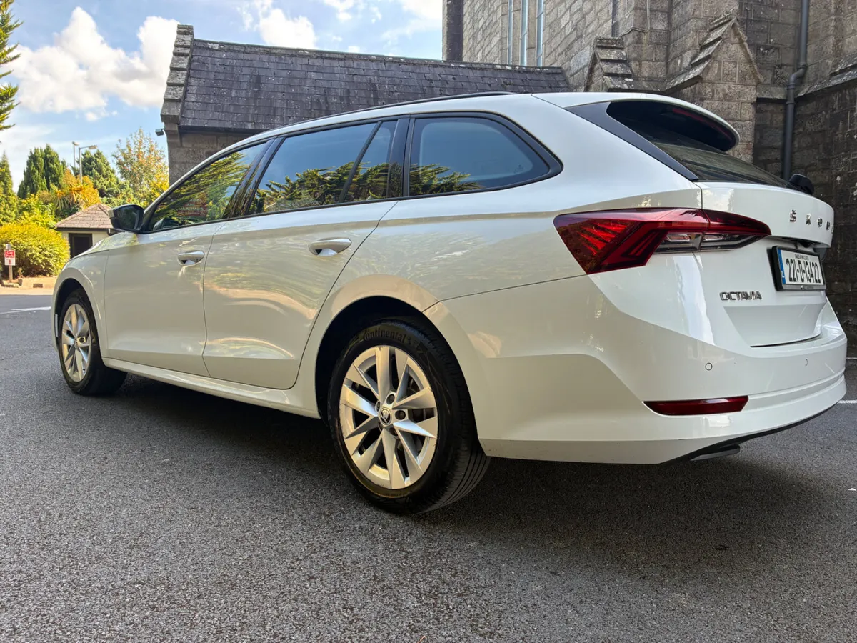 Skoda Octavia 2022 ESTATE 2.0 TDI - Image 6