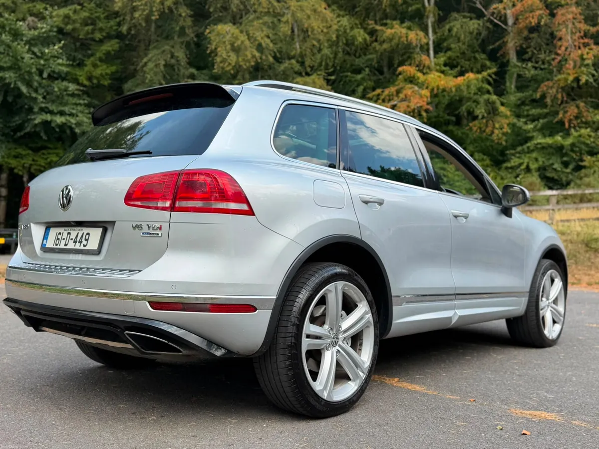 2016 Volkswagen Touareg R-Line Crew Cab - Image 4
