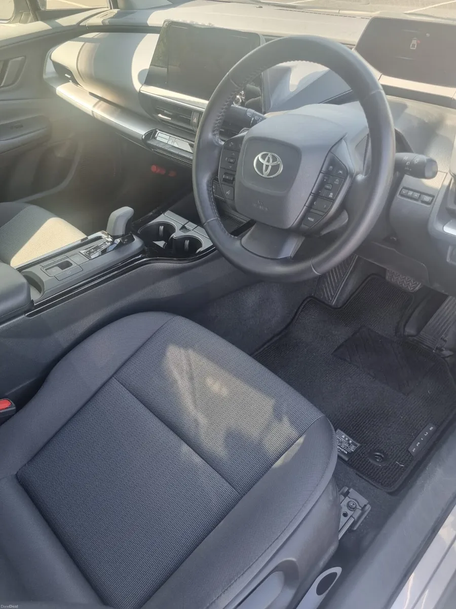 Toyota Prius 2023 Hybrid - Image 6