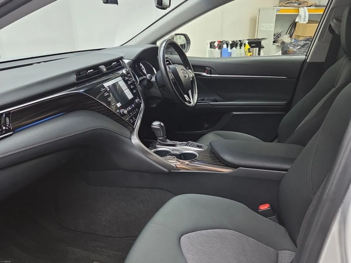 Toyota Camry 2.5 Hybrid G Model - Image 4