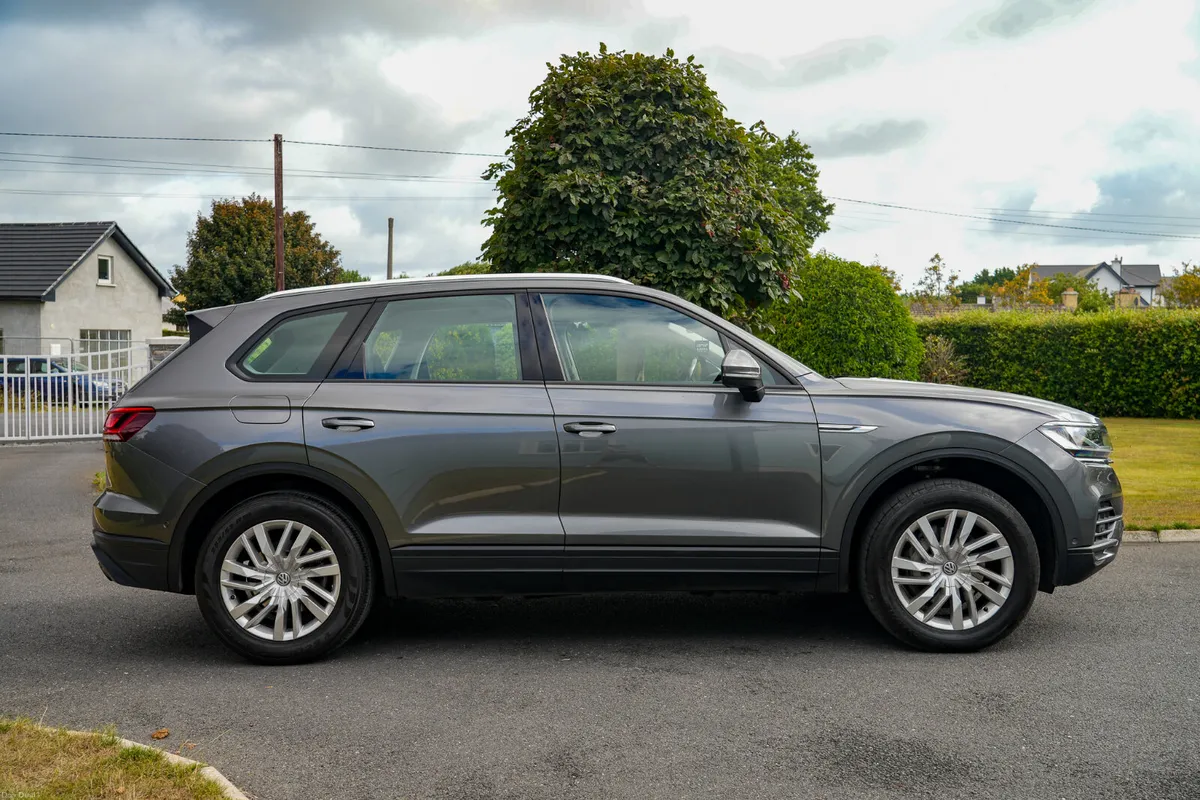 2020 Volkswagen Touareg 3.0 5 Seat Passenger - Image 6