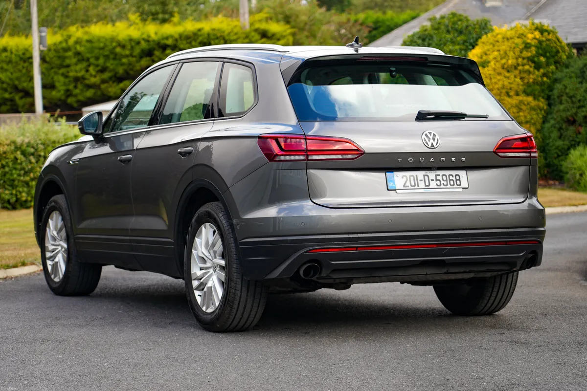 2020 Volkswagen Touareg 3.0 5 Seat Passenger - Image 3