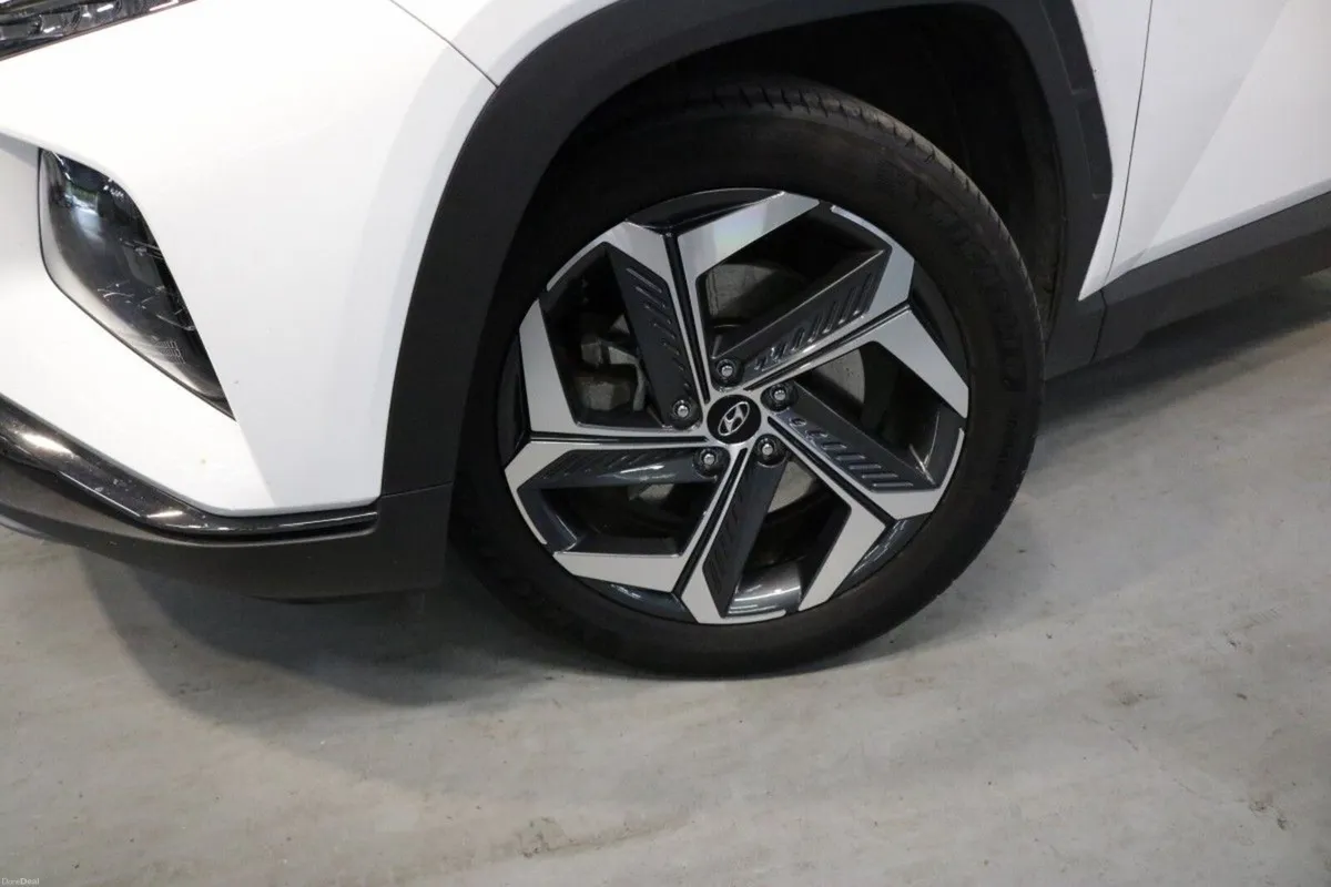 Hyundai Tucson Hybrid Executive Plus 1.6L petrol a - Image 4